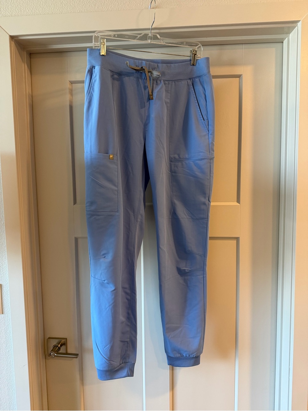 NWOT Fabletics Ceil Blue Jogger Scrub Pants